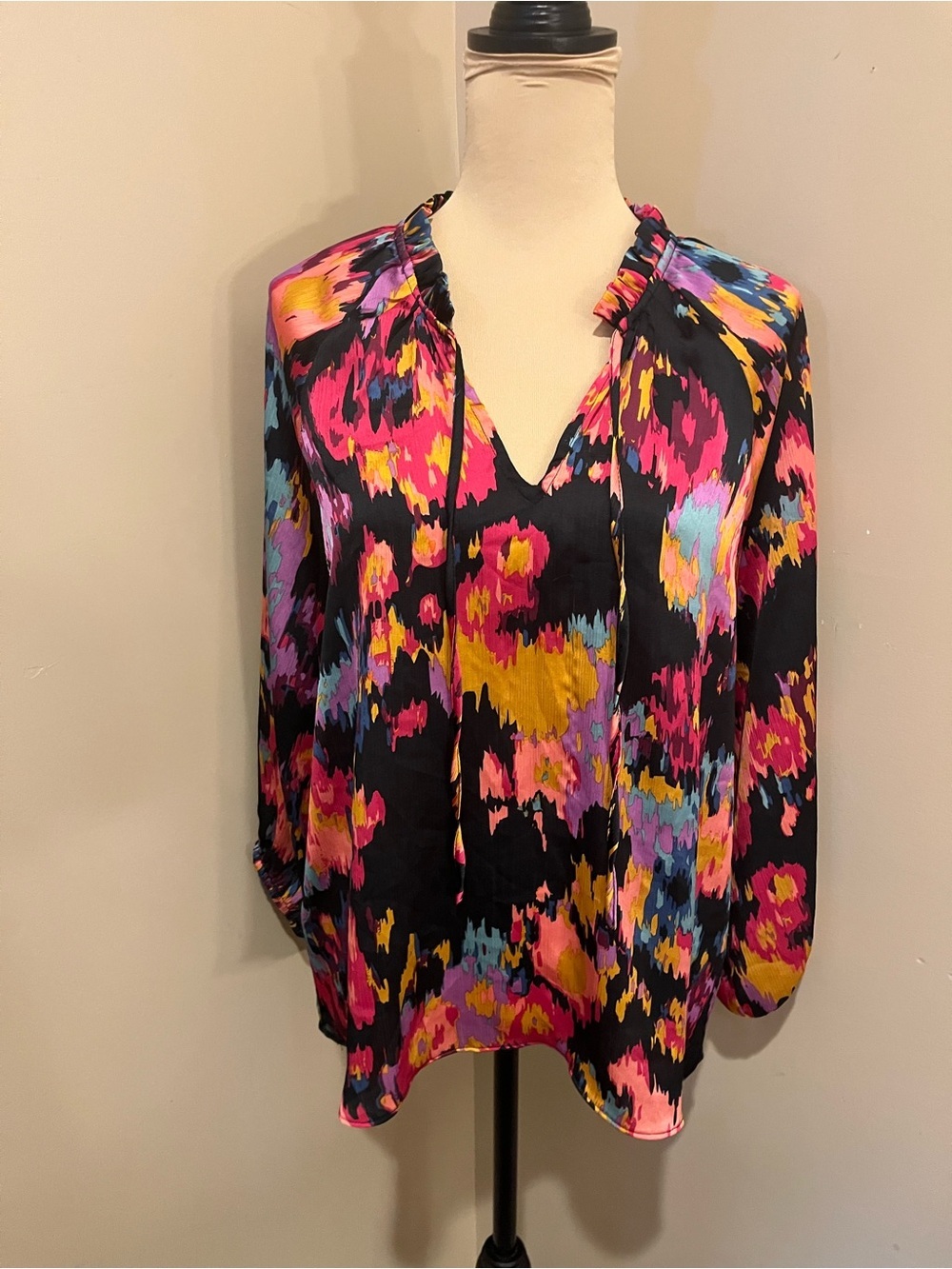 eesome Black Floral-Abstract V-Neck Tie Blouse Pink, Yellow & Blue, size small